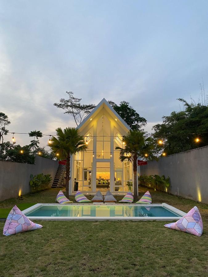 Karabineri Private Pool Jogja Villa Ngaglik Zewnętrze zdjęcie